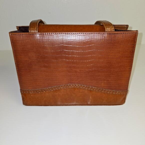 Unbranded Leather Purse with Silver Heart Accent - Picture 11 of 15